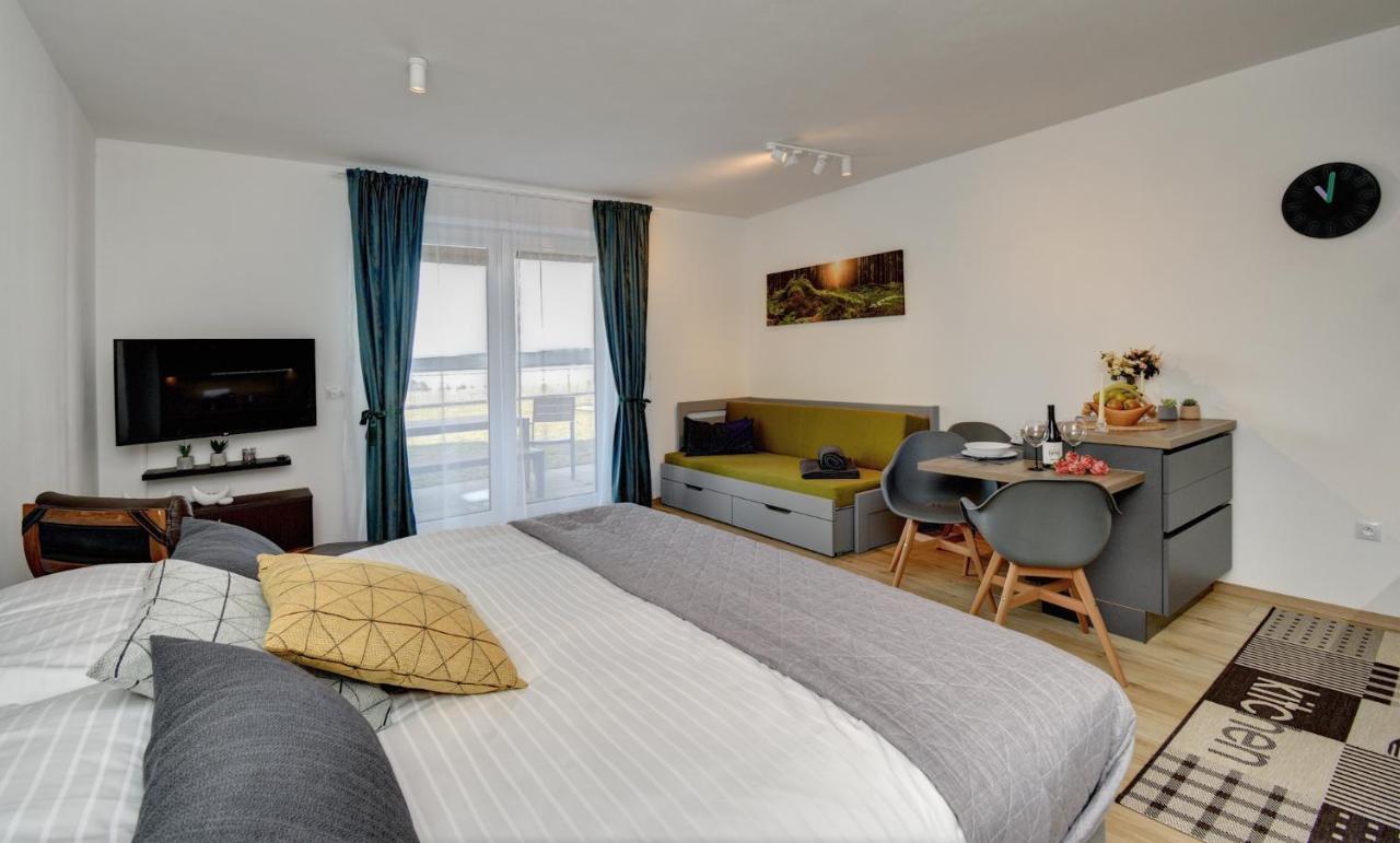 Apartman Lipno - Dve Zatoky Frymburk Bagian luar foto